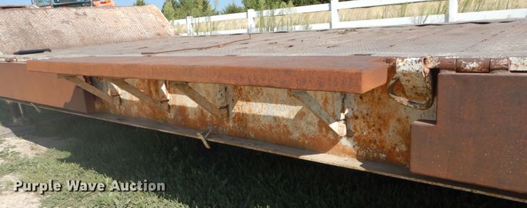 image for item DI8264 1982 Trail King equipment trailer