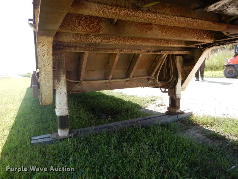 image for item DI8264 1982 Trail King equipment trailer