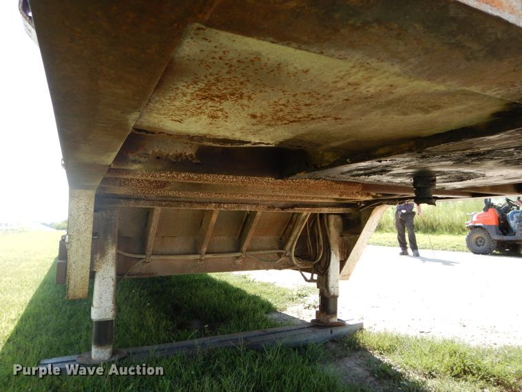 image for item DI8264 1982 Trail King equipment trailer