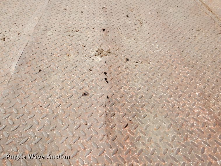 image for item DI8264 1982 Trail King equipment trailer