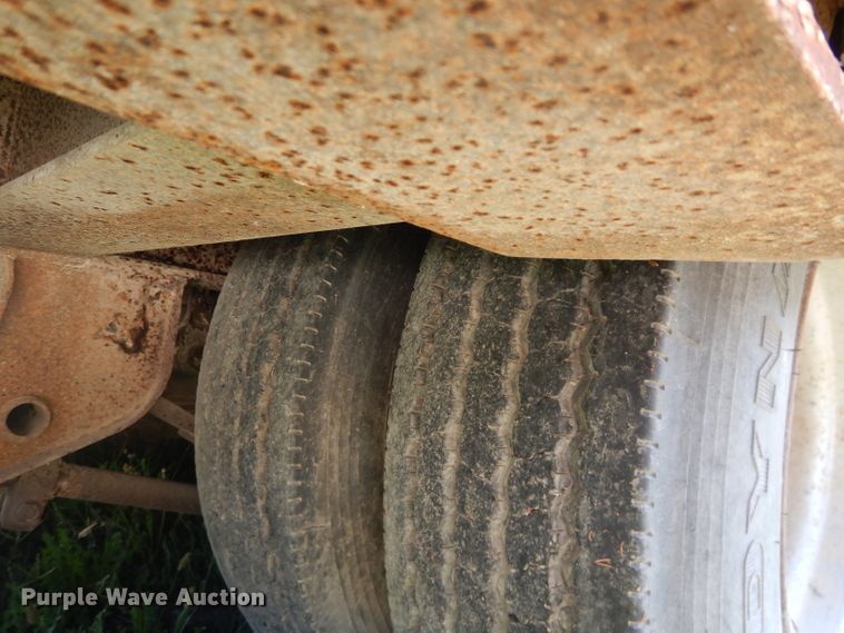 image for item DI8264 1982 Trail King equipment trailer