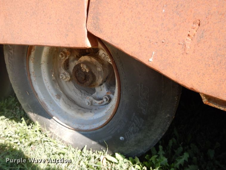 image for item DI8264 1982 Trail King equipment trailer