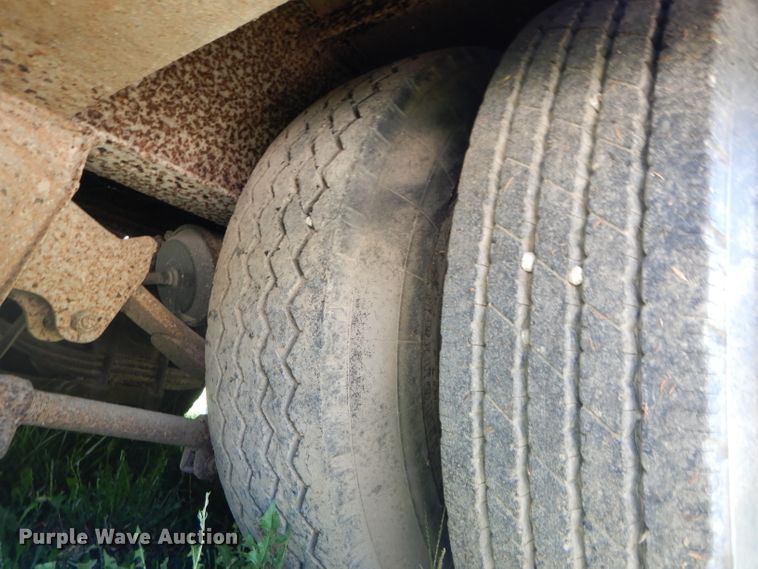 image for item DI8264 1982 Trail King equipment trailer