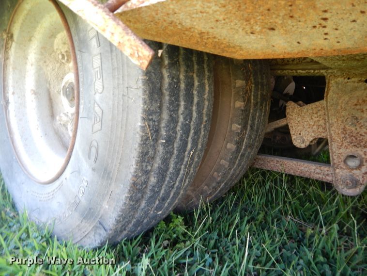 image for item DI8264 1982 Trail King equipment trailer