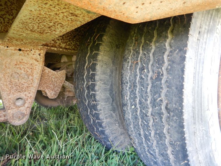 image for item DI8264 1982 Trail King equipment trailer