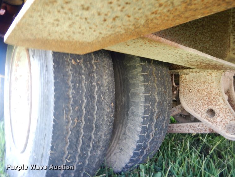 image for item DI8264 1982 Trail King equipment trailer