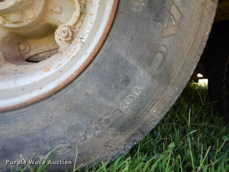 image for item DI8264 1982 Trail King equipment trailer