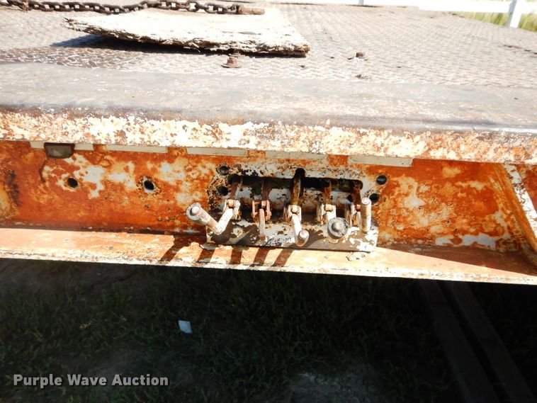 image for item DI8264 1982 Trail King equipment trailer