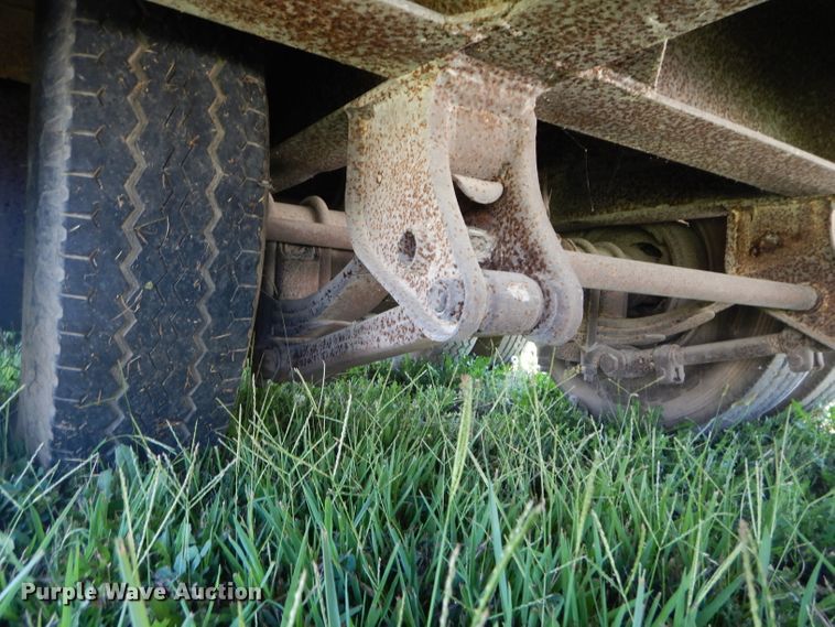 image for item DI8264 1982 Trail King equipment trailer