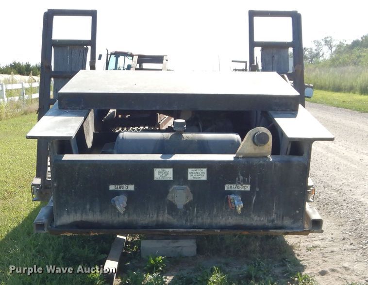 image for item DI8265 2006 Witzco RG35 lowboy equipment trailer