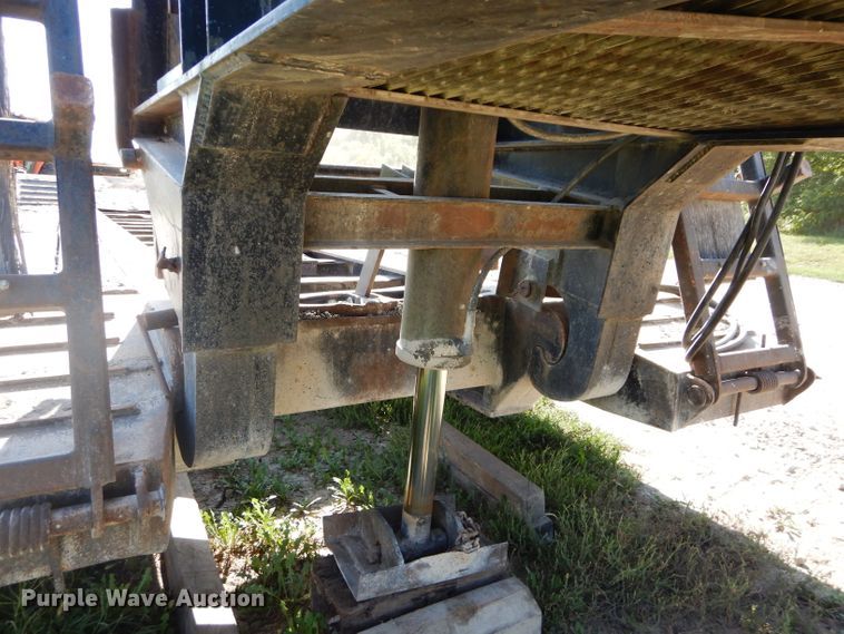 image for item DI8265 2006 Witzco RG35 lowboy equipment trailer