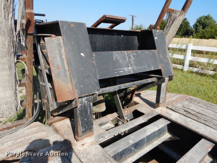 image for item DI8265 2006 Witzco RG35 lowboy equipment trailer