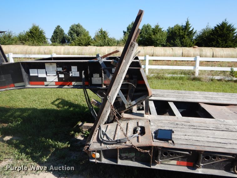 image for item DI8265 2006 Witzco RG35 lowboy equipment trailer