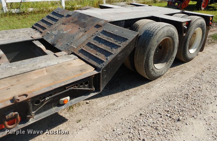 image for item DI8265 2006 Witzco RG35 lowboy equipment trailer