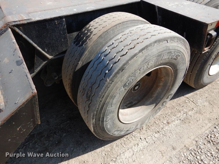 image for item DI8265 2006 Witzco RG35 lowboy equipment trailer