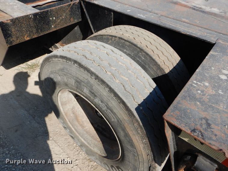 image for item DI8265 2006 Witzco RG35 lowboy equipment trailer