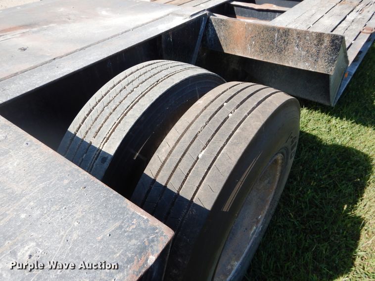 image for item DI8265 2006 Witzco RG35 lowboy equipment trailer