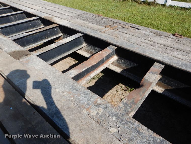 image for item DI8265 2006 Witzco RG35 lowboy equipment trailer