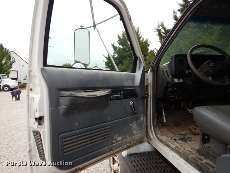 image for item DI8269 1994 Chevrolet Kodiak  dump truck