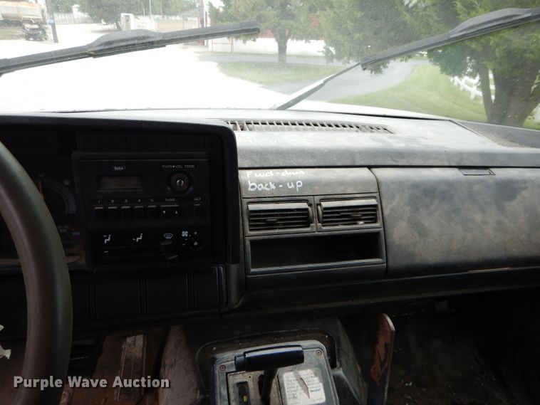 image for item DI8269 1994 Chevrolet Kodiak  dump truck