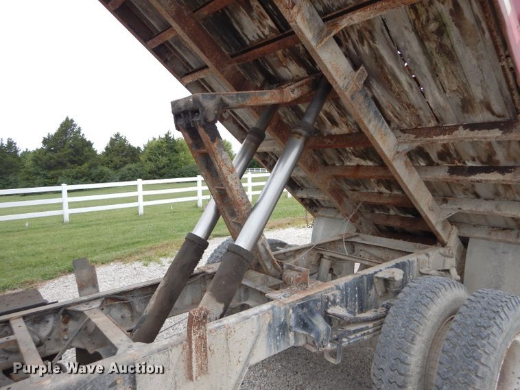 image for item DI8269 1994 Chevrolet Kodiak  dump truck