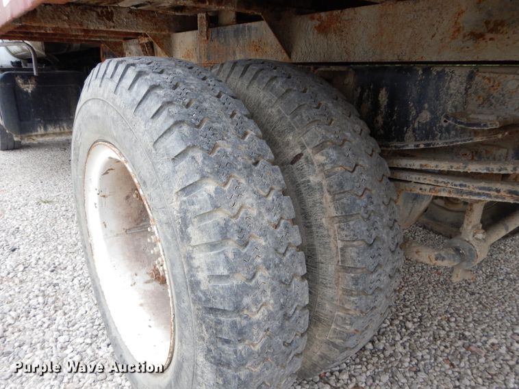 image for item DI8269 1994 Chevrolet Kodiak  dump truck