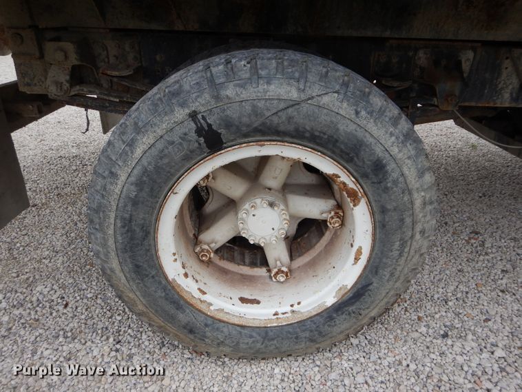 image for item DI8269 1994 Chevrolet Kodiak  dump truck