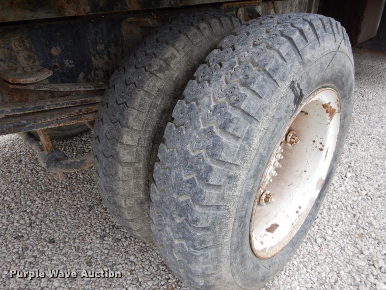 image for item DI8269 1994 Chevrolet Kodiak  dump truck