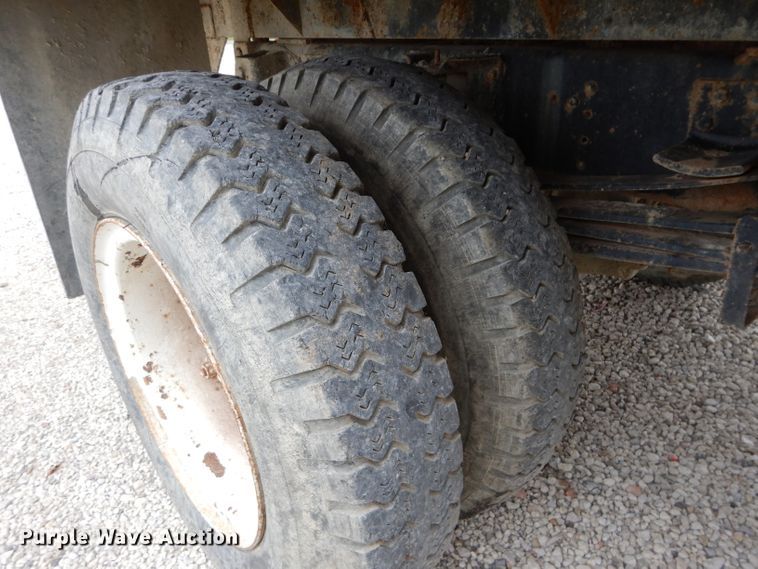 image for item DI8269 1994 Chevrolet Kodiak  dump truck