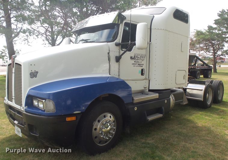 image for item DX9235 2006 Kenworth T600  semi truck