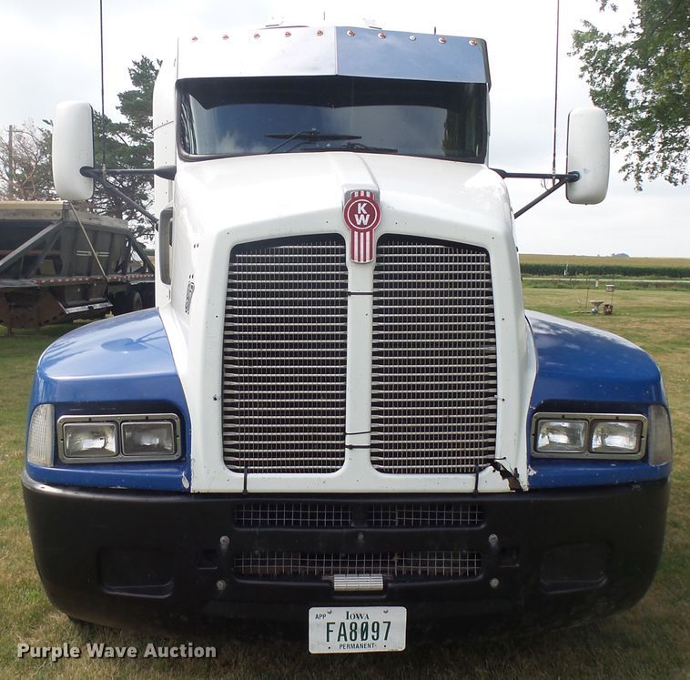 image for item DX9235 2006 Kenworth T600  semi truck