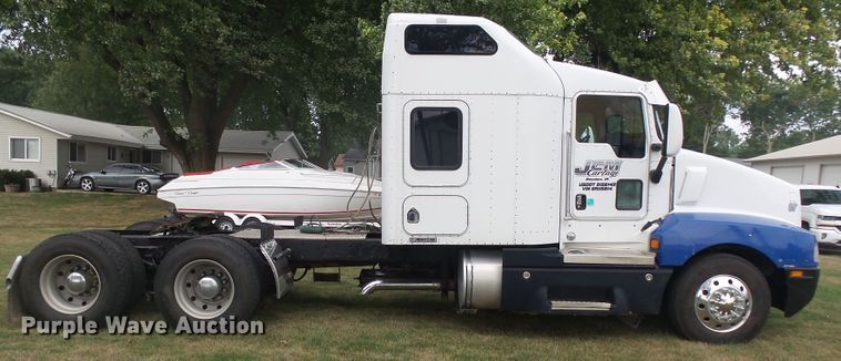 image for item DX9235 2006 Kenworth T600  semi truck