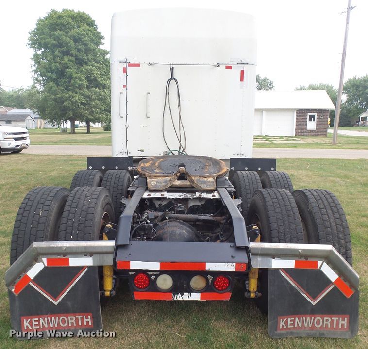 image for item DX9235 2006 Kenworth T600  semi truck