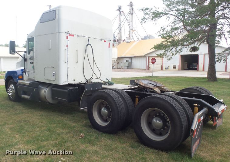 image for item DX9235 2006 Kenworth T600  semi truck