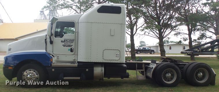 image for item DX9235 2006 Kenworth T600  semi truck