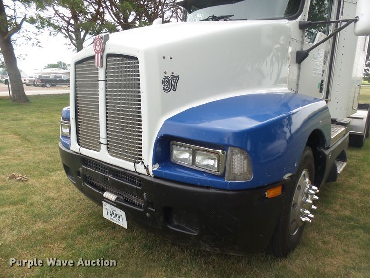 image for item DX9235 2006 Kenworth T600  semi truck