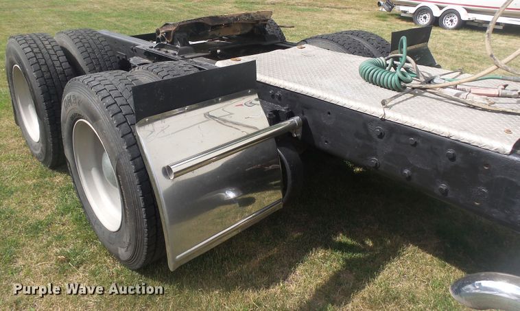 image for item DX9235 2006 Kenworth T600  semi truck