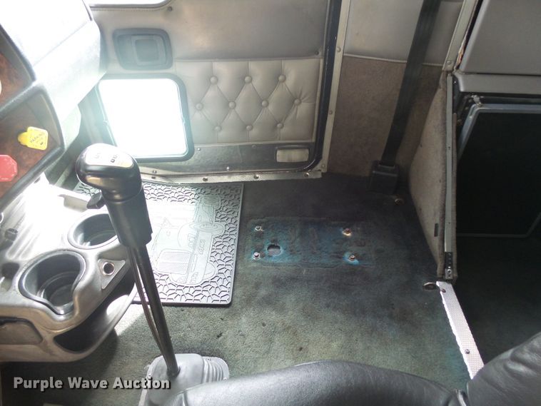 image for item DX9235 2006 Kenworth T600  semi truck