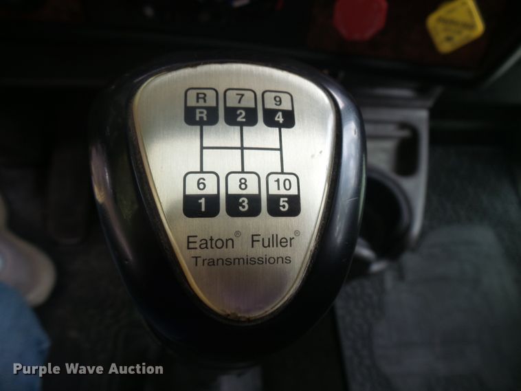 image for item DX9235 2006 Kenworth T600  semi truck