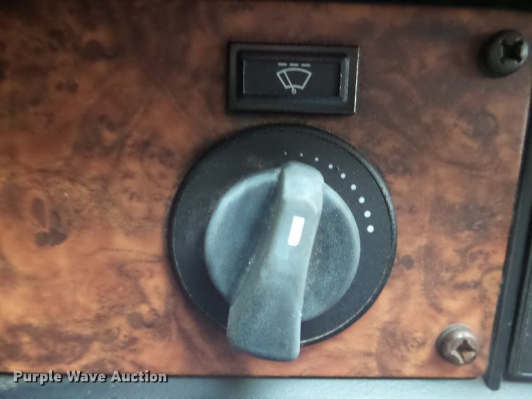 image for item DX9235 2006 Kenworth T600  semi truck