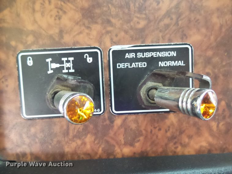 image for item DX9235 2006 Kenworth T600  semi truck