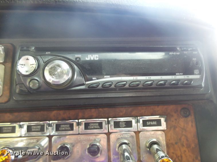 image for item DX9235 2006 Kenworth T600  semi truck