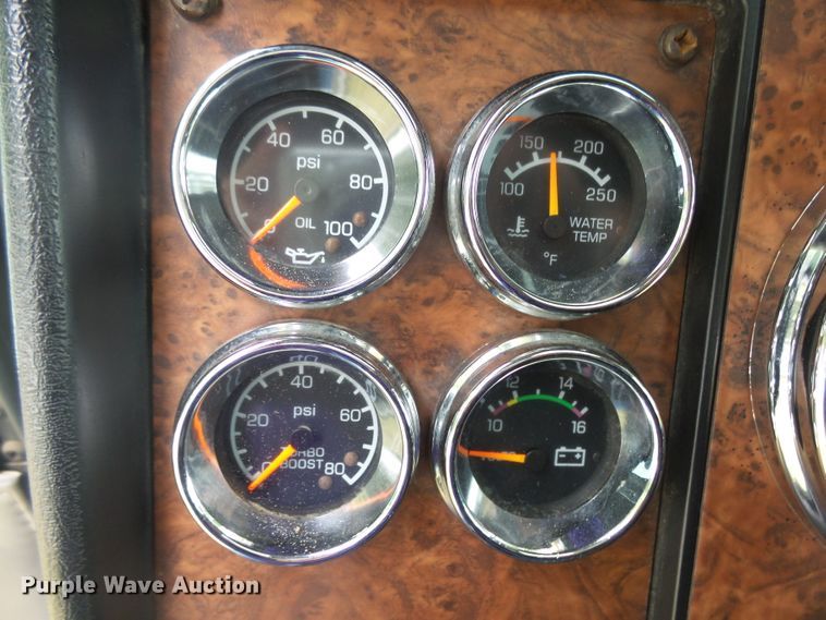 image for item DX9235 2006 Kenworth T600  semi truck