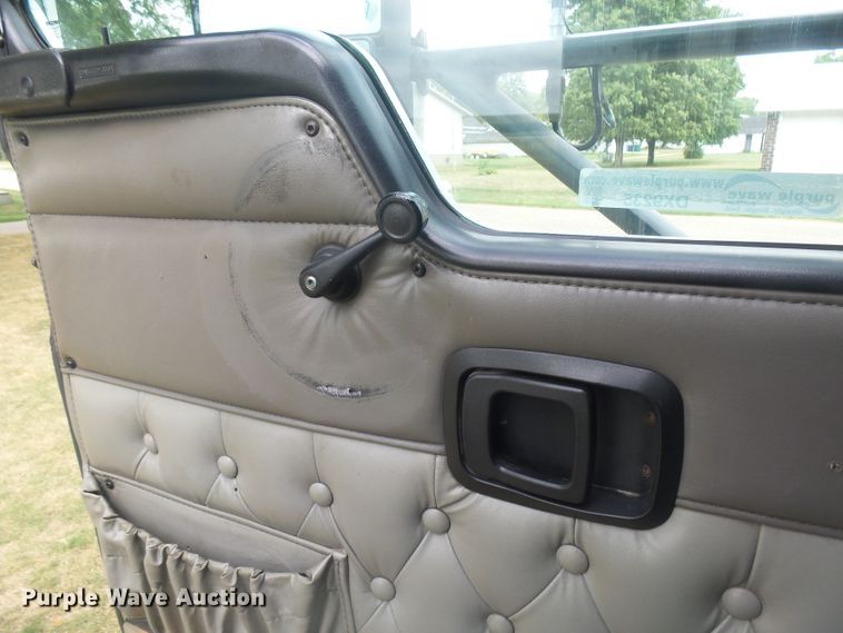 image for item DX9235 2006 Kenworth T600  semi truck