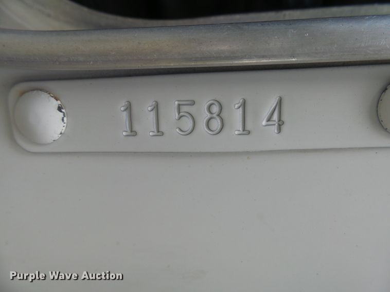 image for item DX9235 2006 Kenworth T600  semi truck