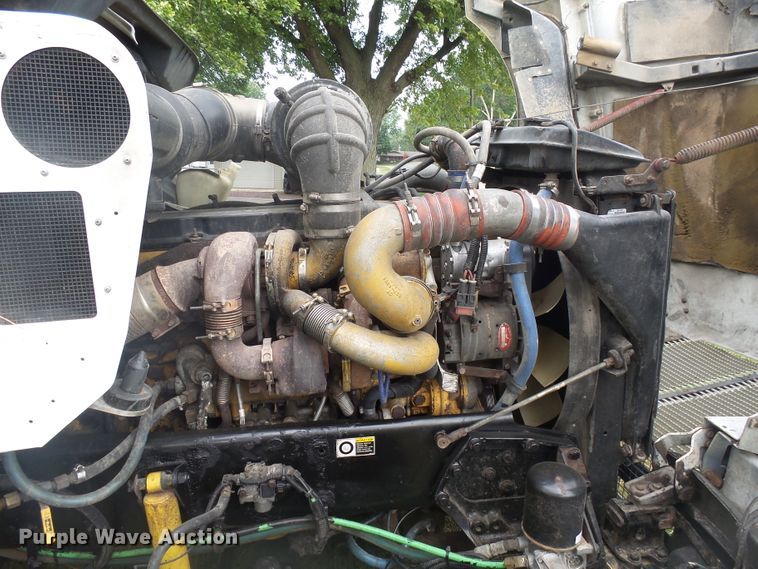 image for item DX9235 2006 Kenworth T600  semi truck