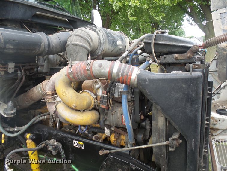 image for item DX9235 2006 Kenworth T600  semi truck