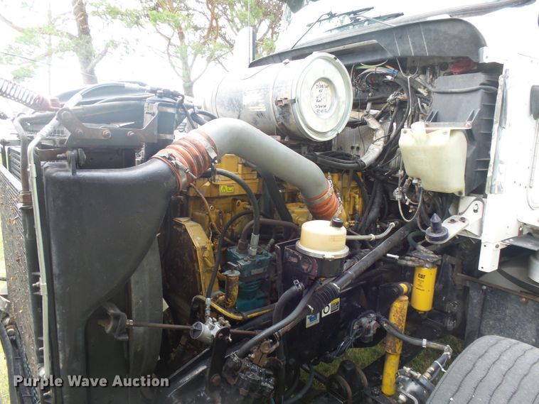 image for item DX9235 2006 Kenworth T600  semi truck