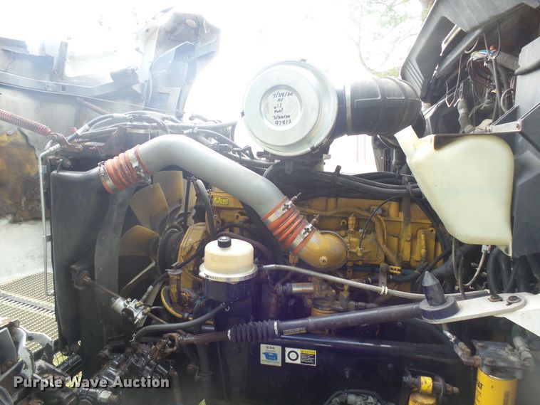 image for item DX9235 2006 Kenworth T600  semi truck