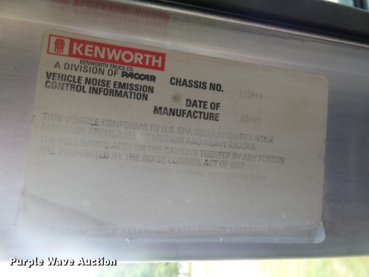 image for item DX9235 2006 Kenworth T600  semi truck
